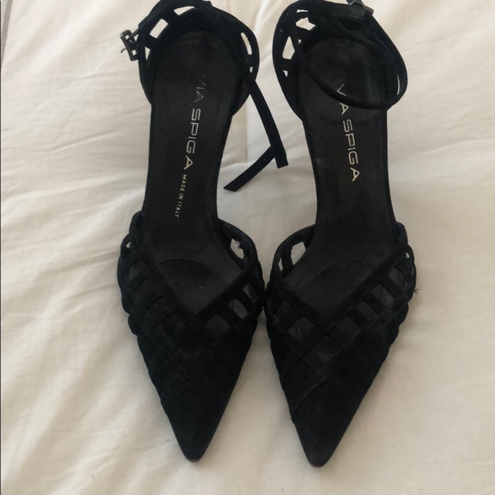 Gorgeous Via Spiga Pointy Heels